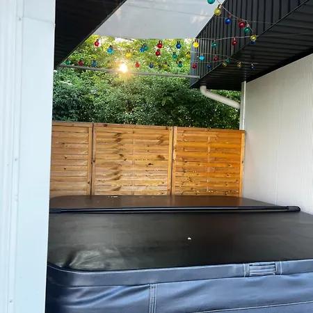 Kertvarosi Apartment *