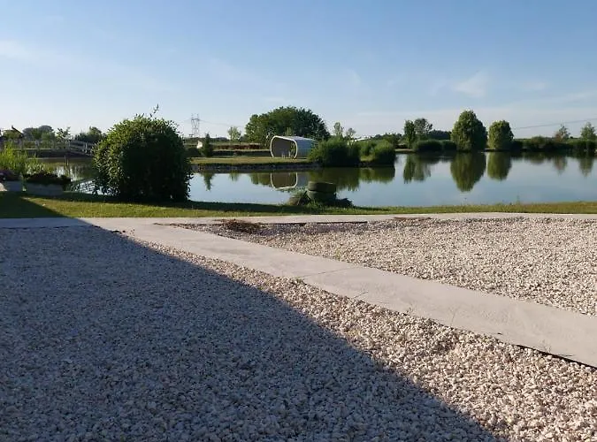 Kertvarosi Apartment *